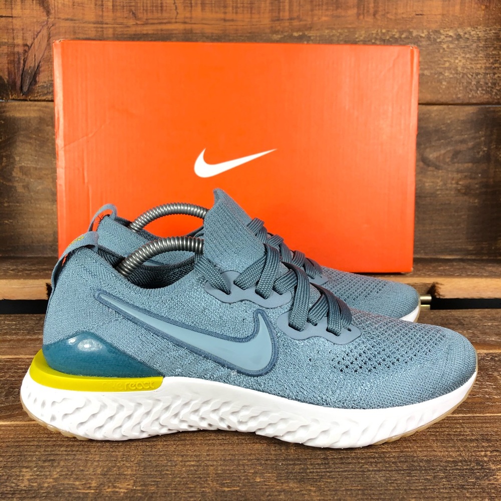 NEW Women's Nike Epic React Flyknit 2 Shoes Size 6